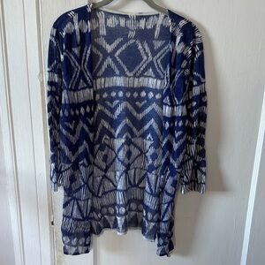 Chicos size L Blue and White Patterned Cardigan